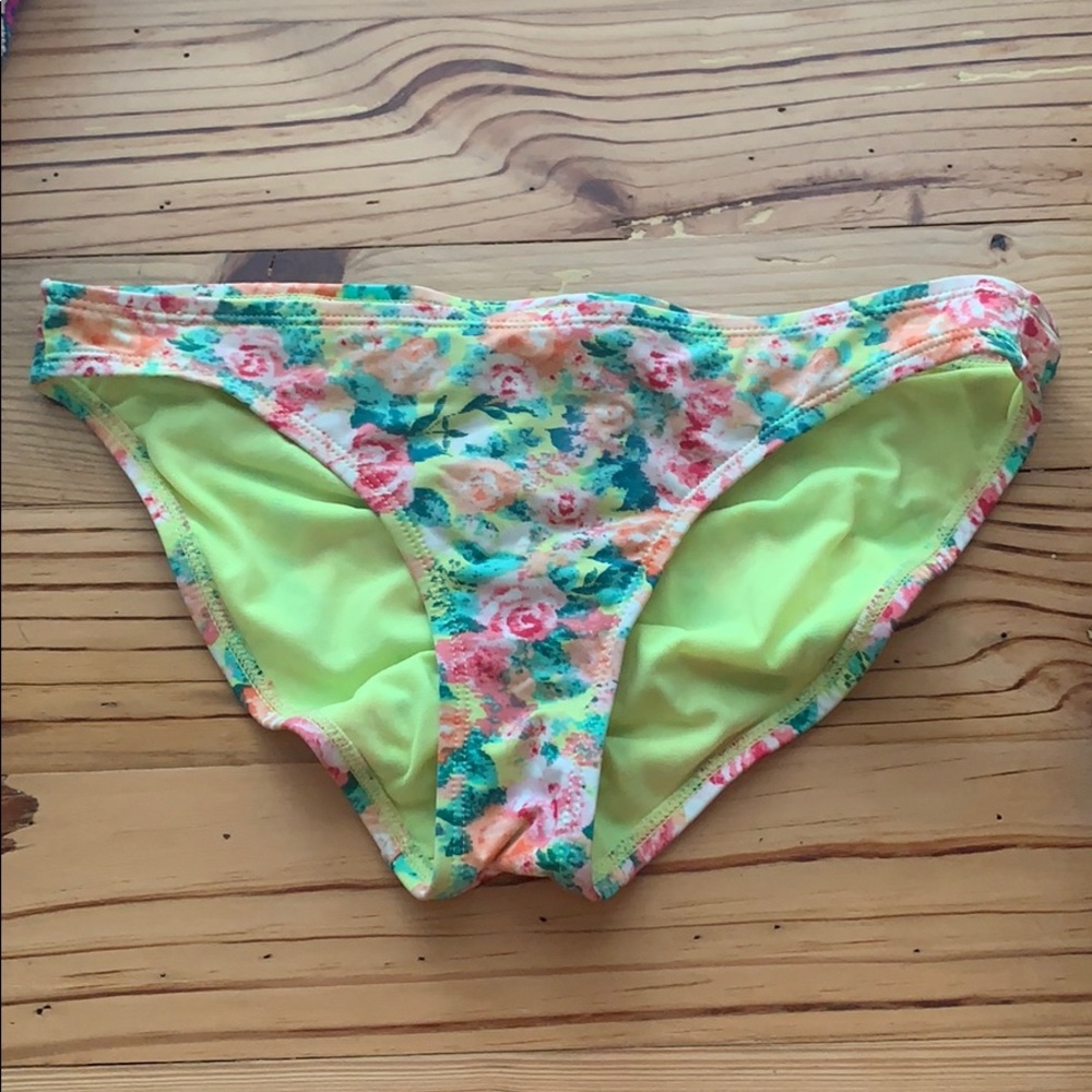 Flowered ruched bikini bottom